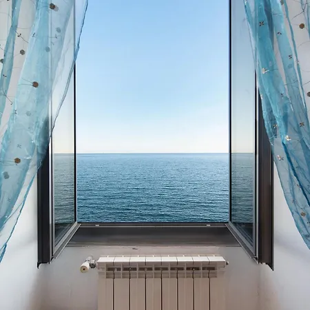 La Finestra Sul Mare Apartment